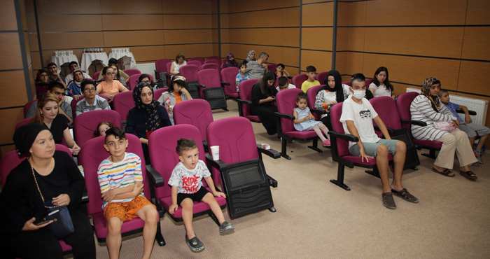 Elazığ Belediyesi'nden Engelli Çocuklara Sinema Keyfi