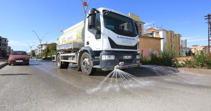Elazığ Belediyesi, Ataşehir'de Kapsamlı Temizlik Yaptı