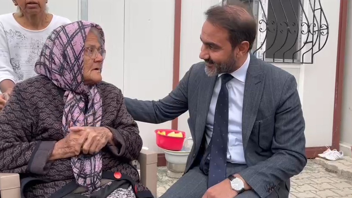 CHP İl Başkanı Duran, Nebahat Teyze’yi Ziyaret Etti