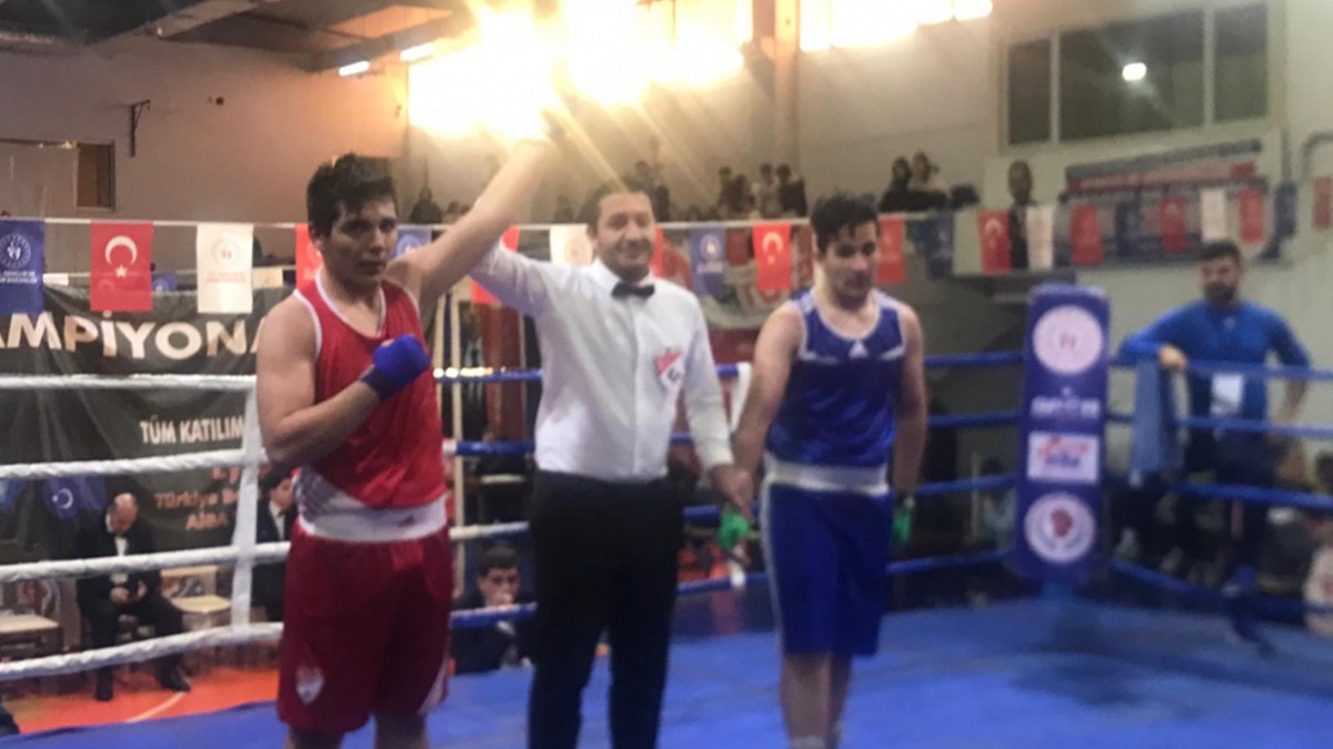 Elazığ Belediyespor'un 3 boksörü çeyrek finalde