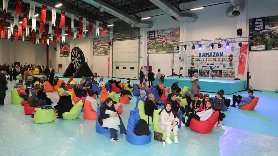 Minikler Elazığ Belediyesi'nin etkinliğinde eğlendi