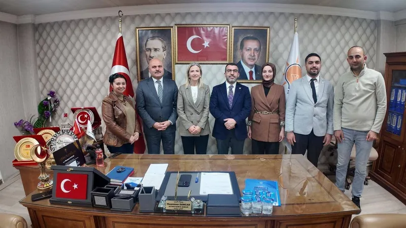 Kızılay Kars Şubesi’nden AK Parti Kars İl Başkanlığı’na ziyaret