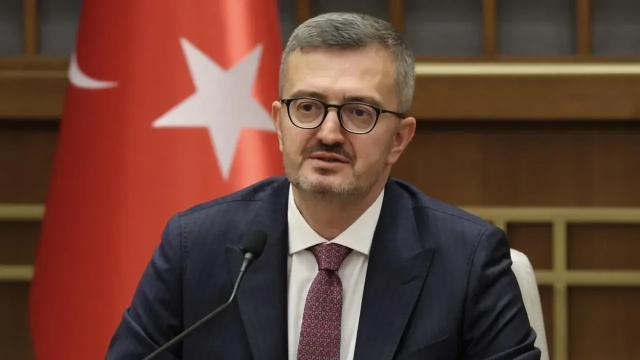 İletişim Başkanı Duran: “Dualarımız, enkaz altında kalan vatandaşlarımızla birlikte”