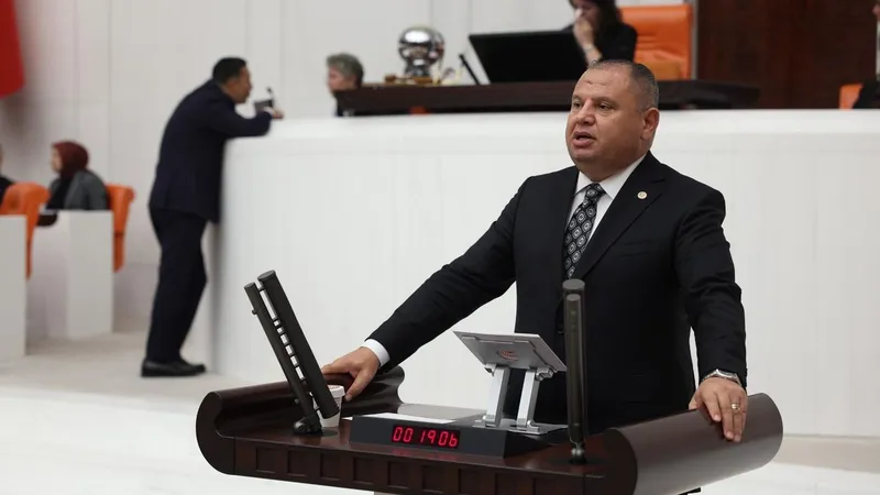 Öztürk: “Gençliği korumak milli görevimizdir”