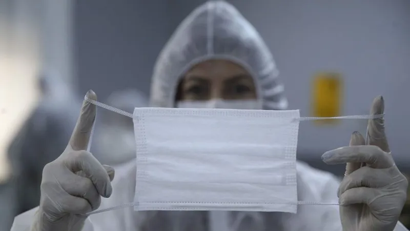 İran’da hava kirliliği ve grip salgını 18 eyalette eğitimi uzaktan eğitime taşıdı