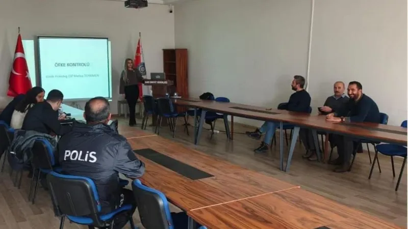 Kars Sosyal Hizmet Merkezi’nden çatışma ve stres yönetimi eğitimi