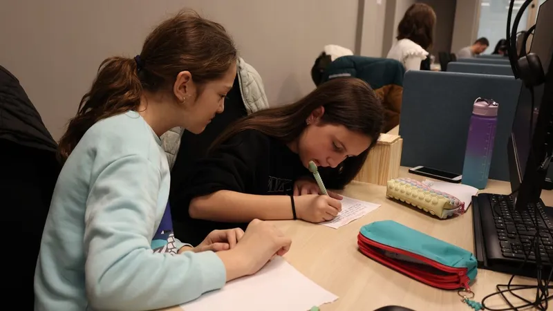 Efeler’de Dijital Gençlik Merkezi eğitimleri başladı