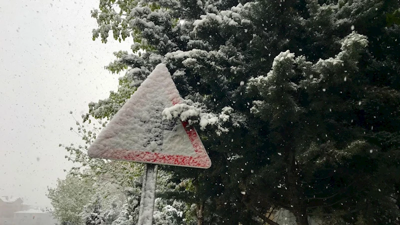 Kış geri döndü: Başkent beyaza büründü!
