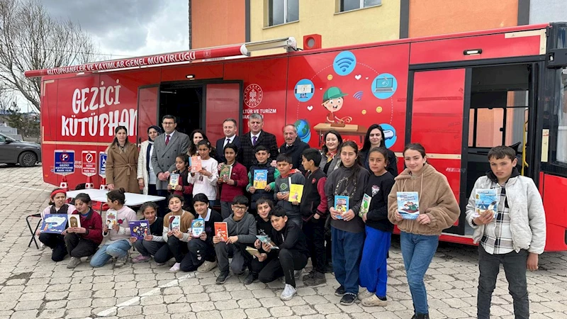 Gezici Kütüphane Kars’ın Her Köşesinde