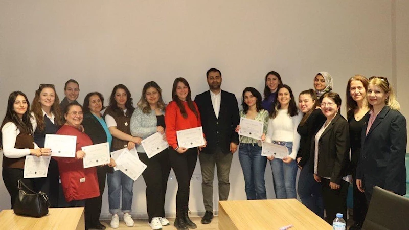 Kars Sağlık Müdürlüğü, ebelere doğum bilgisi eğitimleri verdi
