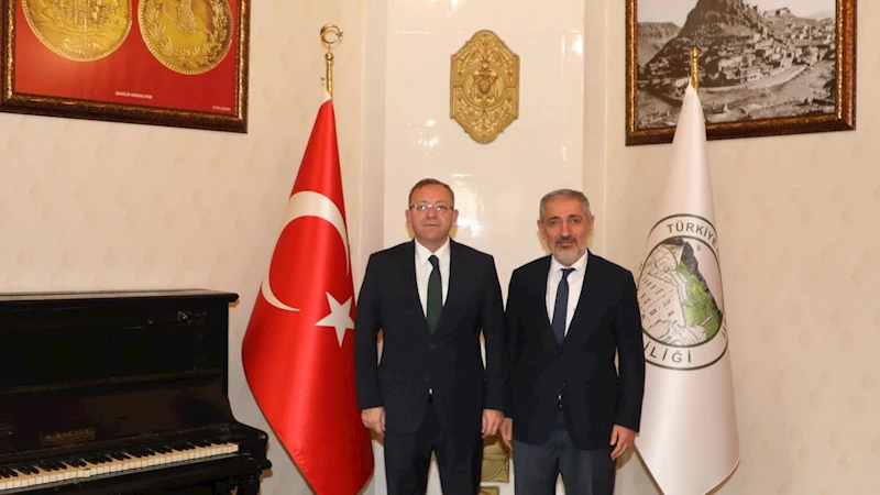 Rektör Mehmet Biber