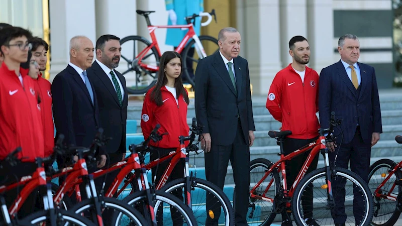 Cumhurbaşkanı Erdoğan, Türkiye Bisiklet Turu heyetini Beştepe