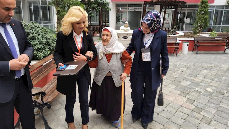 Kars Açık Kapı’dan huzurevi ziyareti
