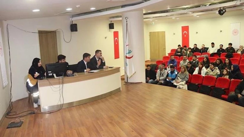 Kars 112 Acil Sağlık hizmetleri personeli ile değerlendirme toplantısı gerçekleştirildi