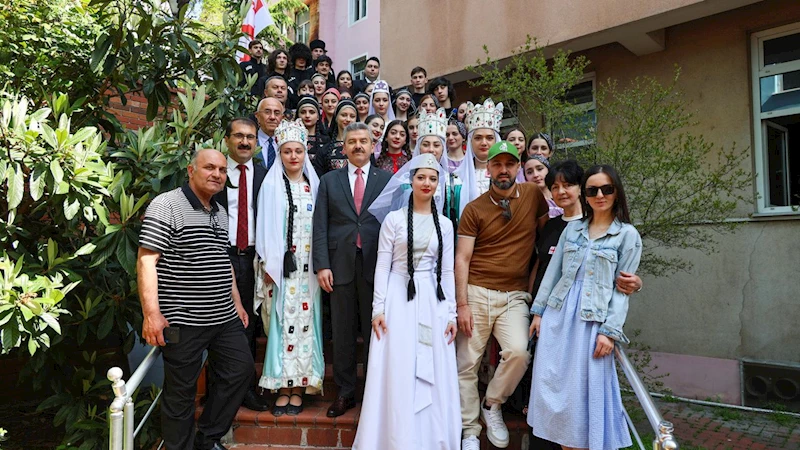 Artvin Valisi Ergün, dost ve kardeş ülke Gürcistan’ın çocuklarını unutmadı
