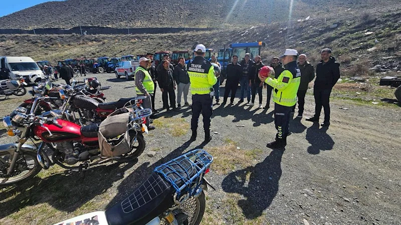 Kars’ta motosiklet sürücüleri bilgilendirildi