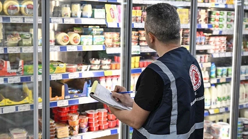 Bakan Yumaklı: Bayrampaşa’daki denetimlerde 35 ton uygunsuz ürüne el konuldu