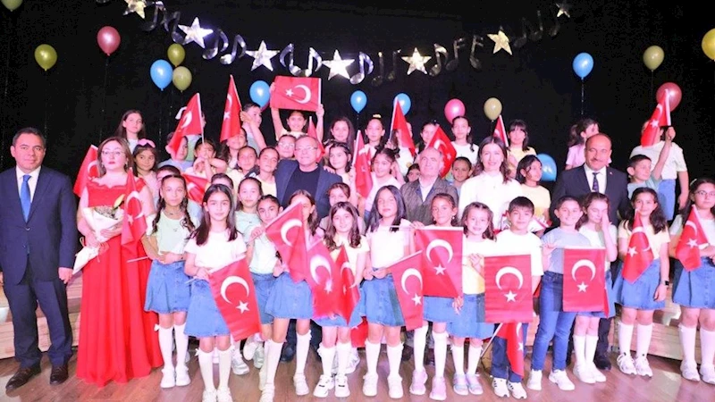 Vali Ziya Polat, 23 Nisan Çocuk Korosu Özel Konseri Programına katıldı