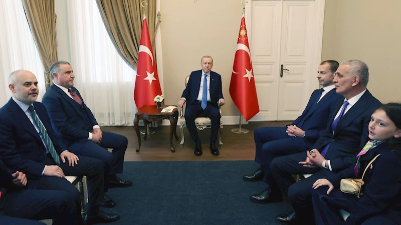 Cumhurbaşkanı Erdoğan, UEFA Başkanı Aleksander Ceferin ile bir araya geldi