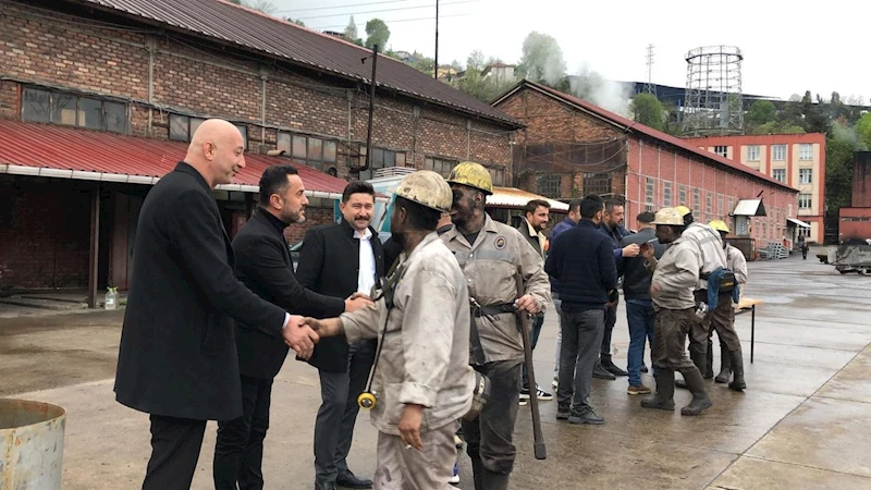 GMİS yönetimi madencilerle bayramlaştı