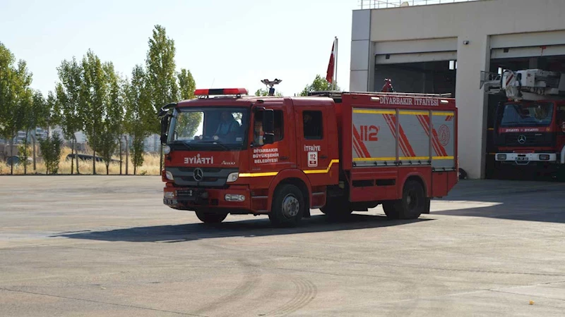 Diyarbakır’da apartman yangınında 3’ü çocuk 5 kişi hastaneye kaldırıldı