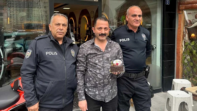 Kayseri’de esnaftan Polis Haftası’nda polise anlamlı sürpriz: 