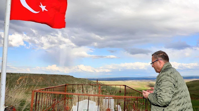 Vali Ziya Polat, Şehit Gülizaroğlu Abdullah’ın kabrini ziyaret etti