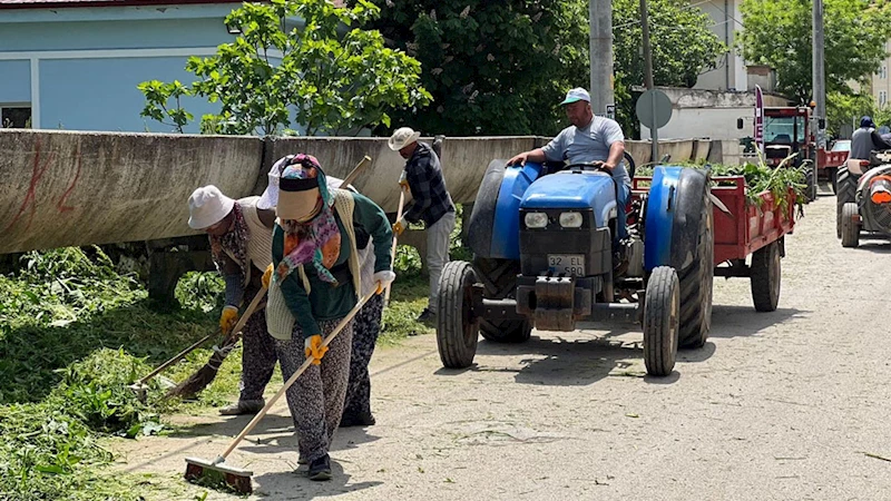 Eğirdir’de temizlik seferberliği: Pınarpazarı Mahallesi pırıl pırıl