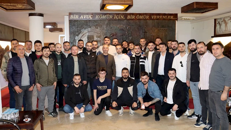 Üzülmez’de gruplu çalışan madencilerden Tayfun Demir’e ziyaret