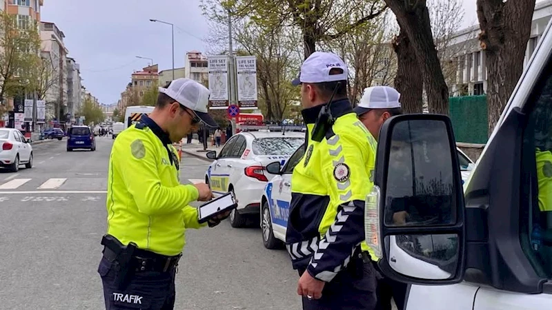 Kars trafik ekiplerinden güvenli taşımacılık için denetim
