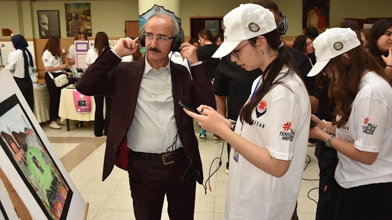 Manisa’da TÜBİTAK 4006 Bilim Fuarı’nda 16 proje sergilendi
