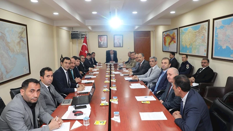 Kars’ta sahipsiz hayvanlar için yeni tedbirler masaya yatırıldı