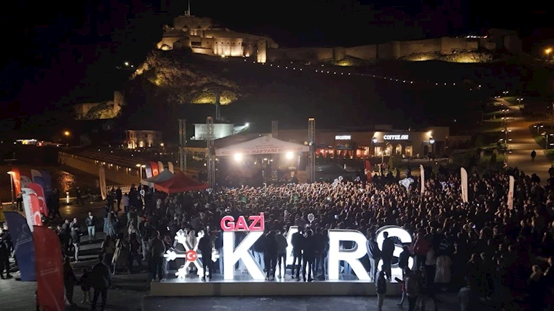 Kars Bedesteni’nde Hasan Koçak, Gençlik Konseri