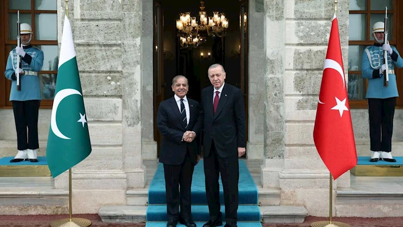 Pakistan ve Türkiye arasındaki kardeşlik mesajları: Şahbaz Şerif’ten Erdoğan’a teşekkür