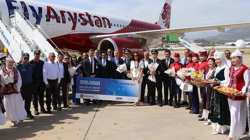 Fly Arystan’dan Gazipaşa’ya ilk uçuş! Çiçeklerle karşılandılar