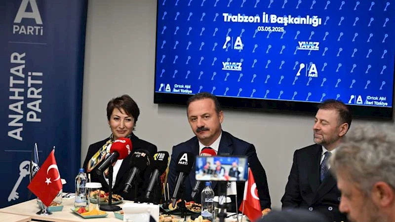 Yavuz Ağıralioğlu’ndan Trabzon’da önemli mesajlar: “Türkiye betonla değil, demir yolu ile kalkınmalı”