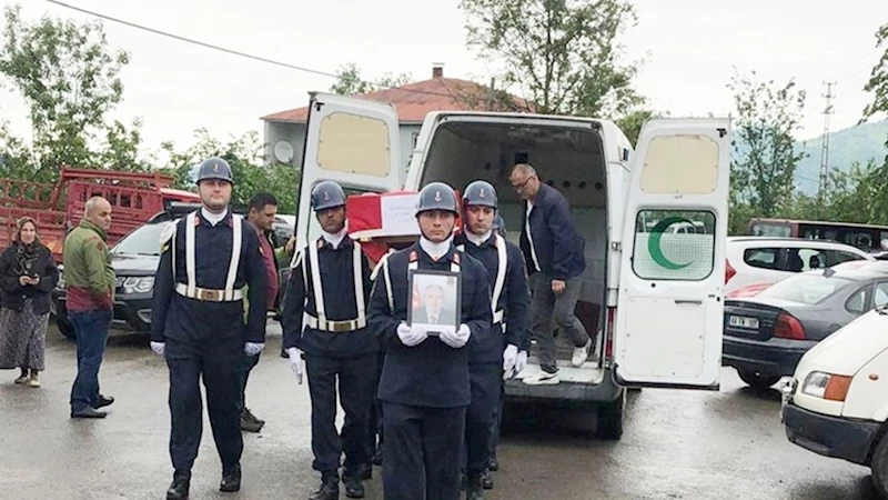 Emekli Uzman Çavuş Karagöz, Geyikli’de askeri törenle uğurlandı