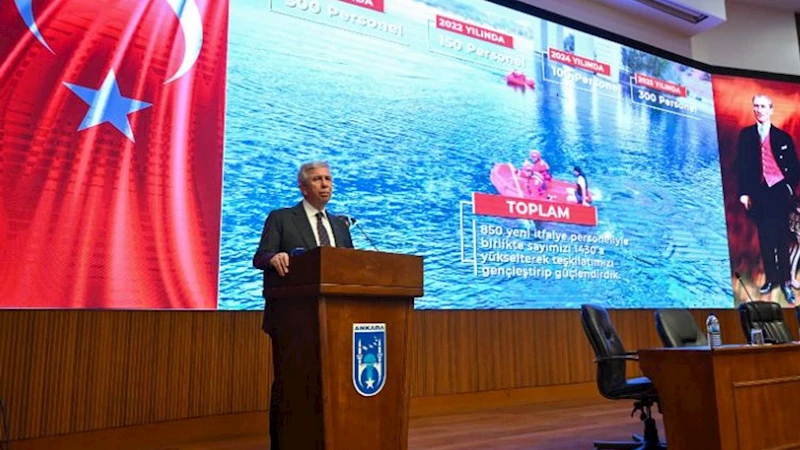 Mansur Yavaş, 300 yeni itfaiye personeli ile bir araya geldi