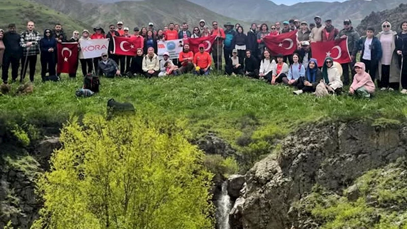 Kağızman doğasında 66 doğasever zorlu parkuru tamamladı