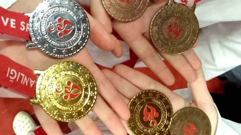 Ordulu minikler 4 sporcu ile Avrupa’da