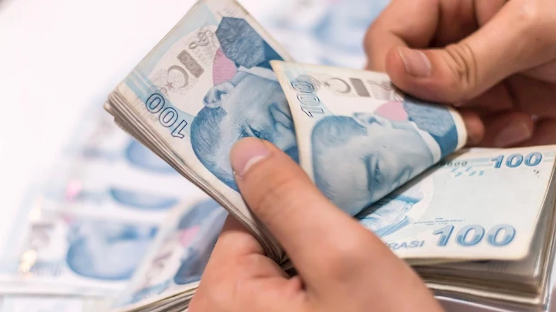 Yaşlı ve engelli aylıkları hesaplara yatırılmaya başlandı