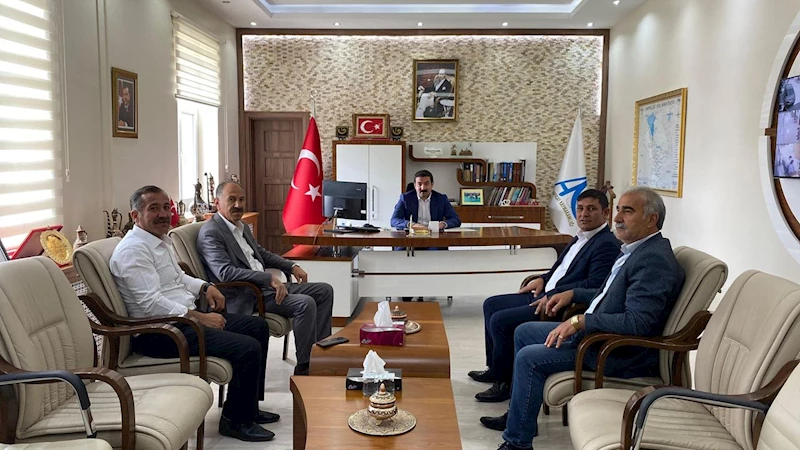 Kaymakam Akköz, Protokol üyeleri ve siyasi parti temsilcileriyle bayramlaştı
