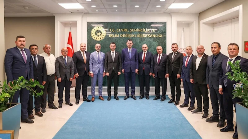 AK Parti Burdur heyetinden Bakan Kurum’a ziyaret