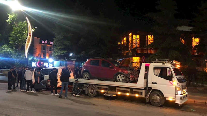 Kars’ta tehlikeli kavşakta bir kaza daha: Vatandaşlar yetkililere seslendi