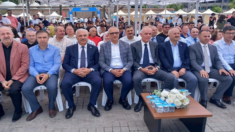 Geleceğini seç, mesleğini belirle: Gebze’de Eğitim ve İstihdam Fuarı açıldı