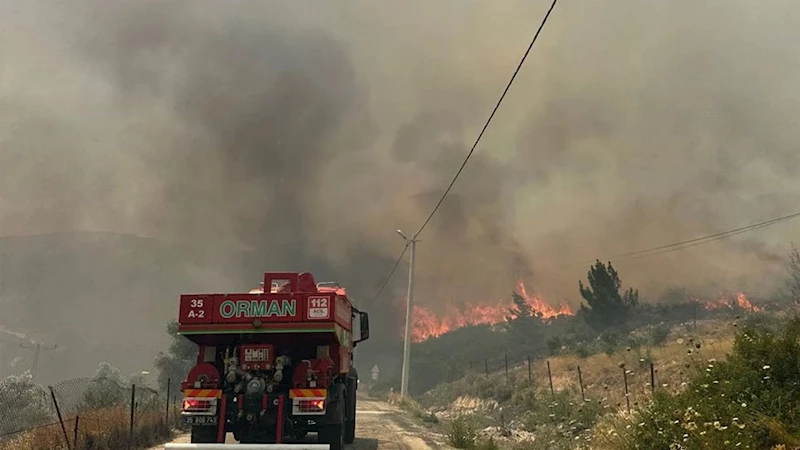 İzmir Karaburun’da yangın alarmı! Alevlerle mücadele sürüyor