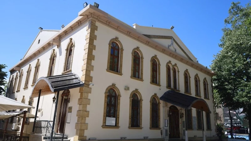 İzmit’in simgesi Fevziye Camii yeniden göz kamaştırıyor