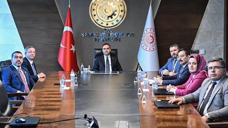 Vali Ziya Polat ve AK Parti Kars Milletvekili Adem Çalkın, Sanayi ve Teknoloji Bakanı Mehmet Fatih Kacır’ı ziyaret etti