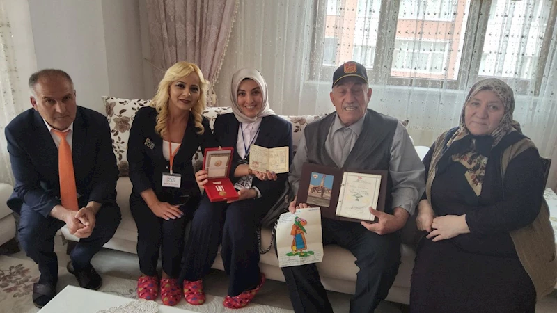 Kars Valiliği Açık Kapı Şube Müdürlüğü, şehit yakınları ve gazileri ziyaret ediyor