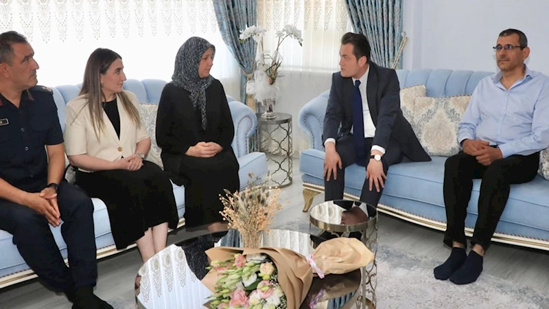 Kaymakam Öztürk’ten görevindeki ilk ziyaret şehit ailesine